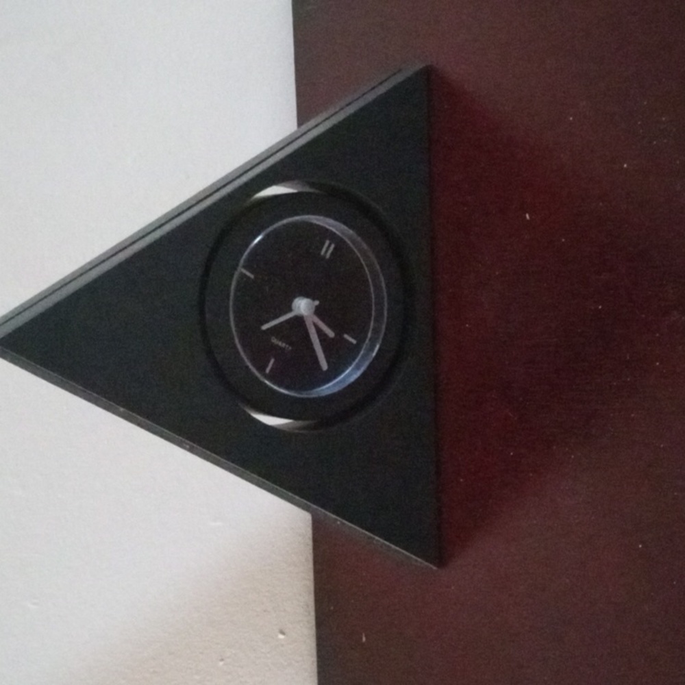 TRIANGLE CLOCK